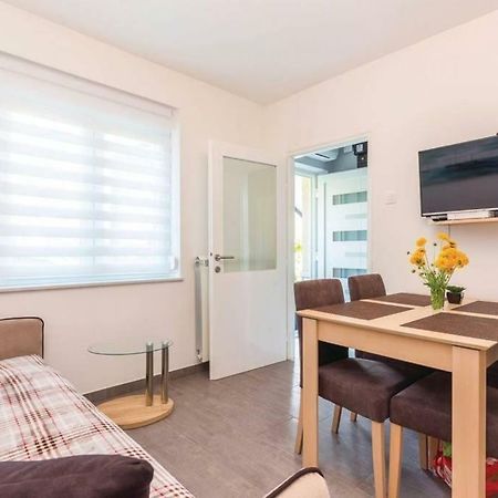Apartment Laura Kostrena Ngoại thất bức ảnh