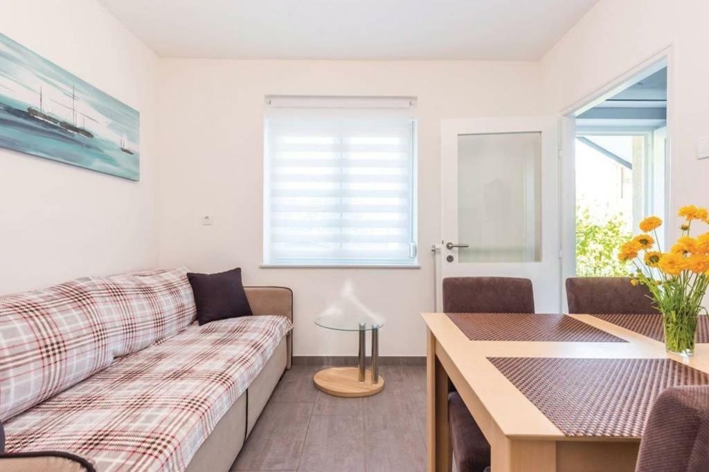 Apartment Laura Kostrena Ngoại thất bức ảnh