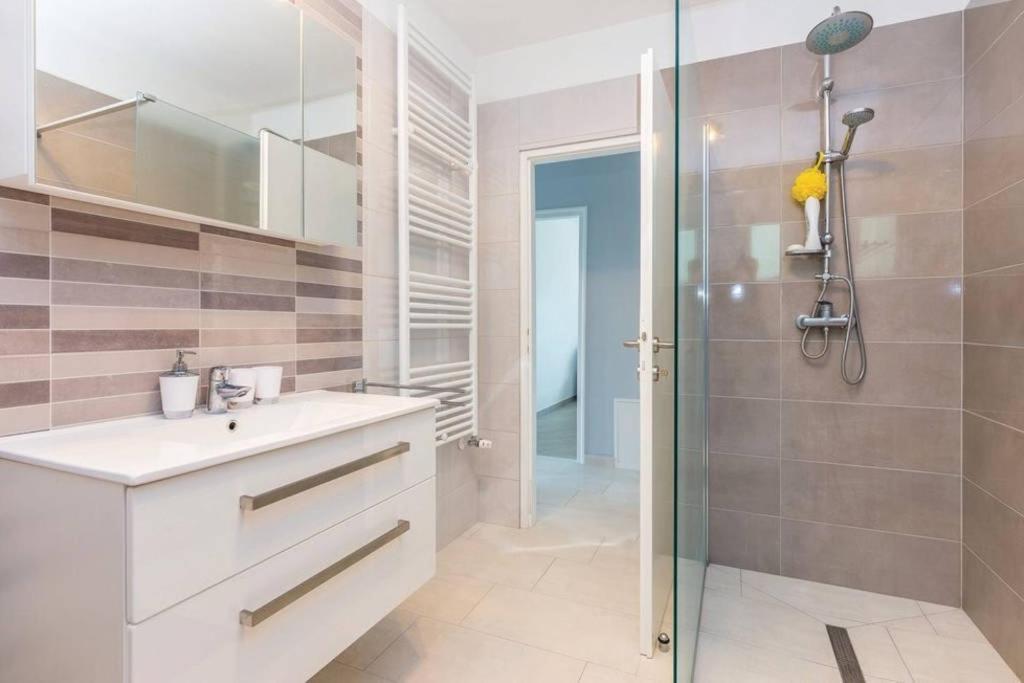 Apartment Laura Kostrena Ngoại thất bức ảnh